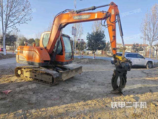 右前45(整機(jī)外觀) 右前45(整機(jī)外觀)
