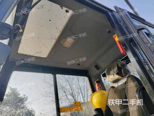 頂棚整體(駕駛室部分) 頂棚整體(駕駛室部分)
