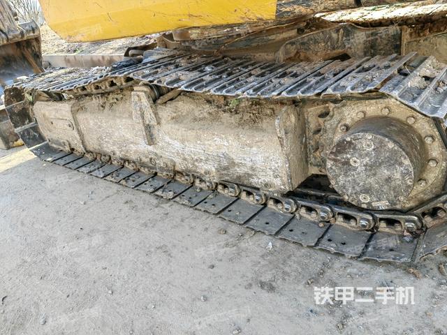 右側(cè)履帶整體?(行走機(jī)構(gòu)) 右側(cè)履帶整體?(行走機(jī)構(gòu))