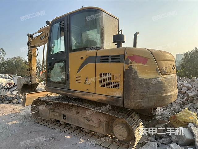 驾驶室整体（整机外观）