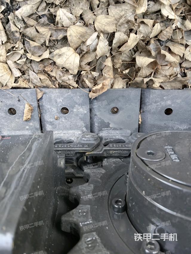 左驅(qū)動(dòng)輪（行走機(jī)構(gòu)）