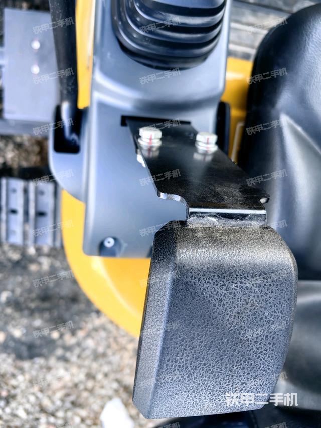 座椅左側(cè)控制臺(tái)/音響/含左手柄（駕駛室部分）