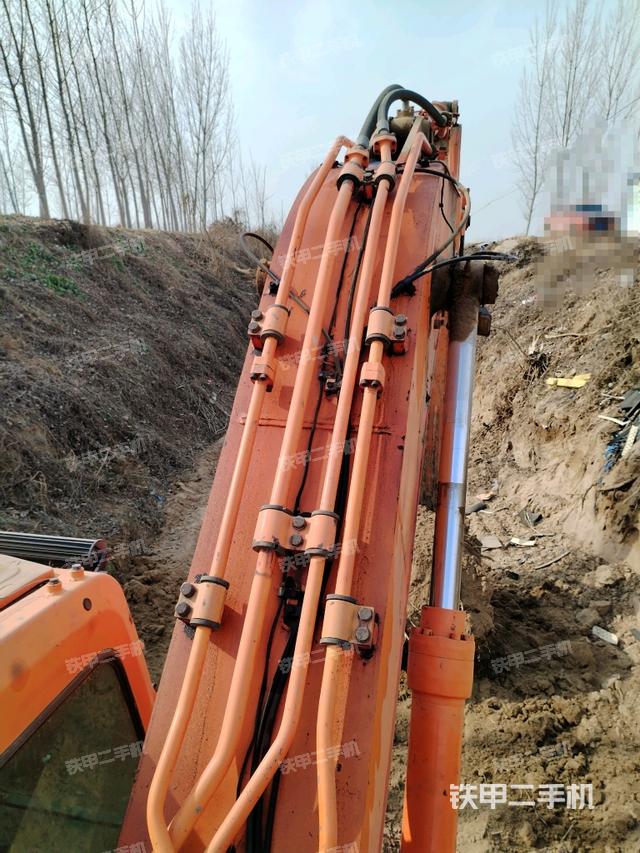 大臂背部俯視（工作和回轉裝置）