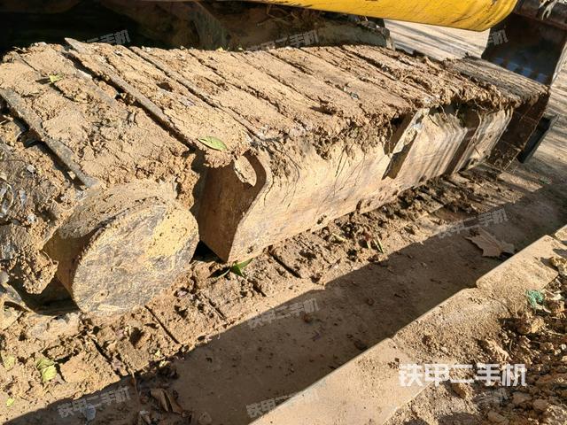 左側(cè)履帶整體?(行走機(jī)構(gòu)) 左側(cè)履帶整體?(行走機(jī)構(gòu))