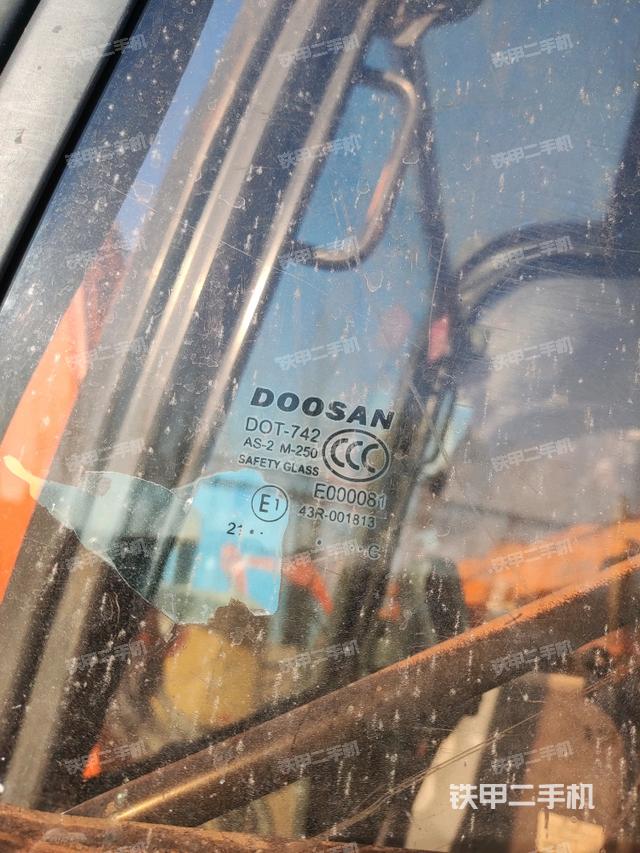 后窗玻璃角標(biāo)（駕駛室部分）