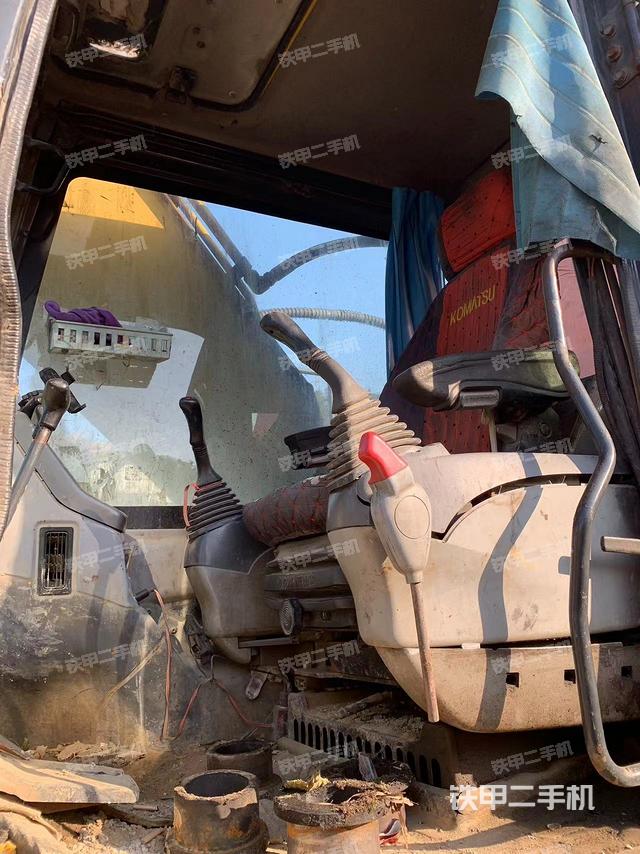 駕駛室整體（整機外觀）