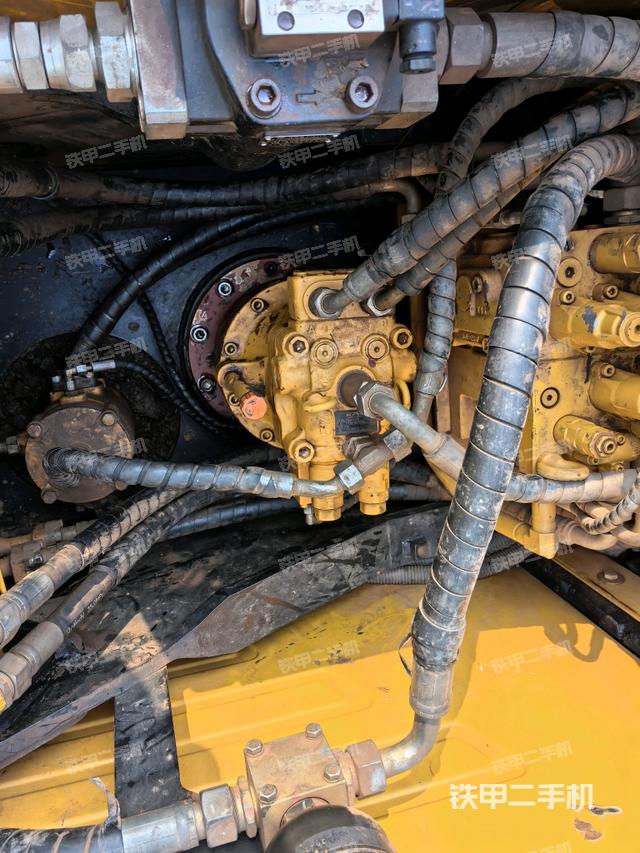 回轉(zhuǎn)馬達(dá)（上車部件）