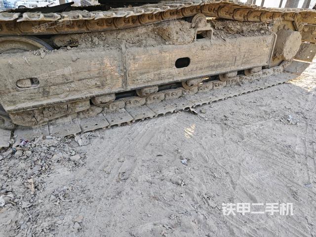 左側(cè)履帶整體?(行走機(jī)構(gòu)) 左側(cè)履帶整體?(行走機(jī)構(gòu))