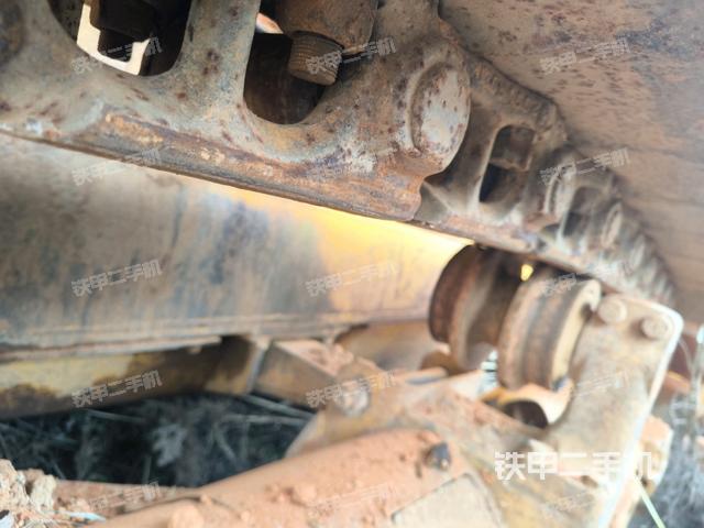 右引導(dǎo)輪（推土機(jī)底盤及工作裝置）