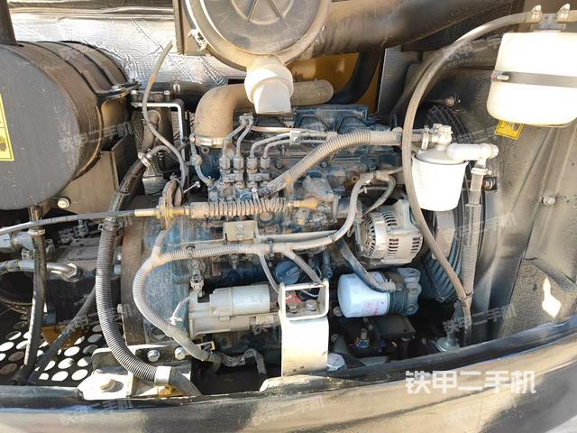 發(fā)動(dòng)機(jī)整體俯視（整機(jī)外觀）