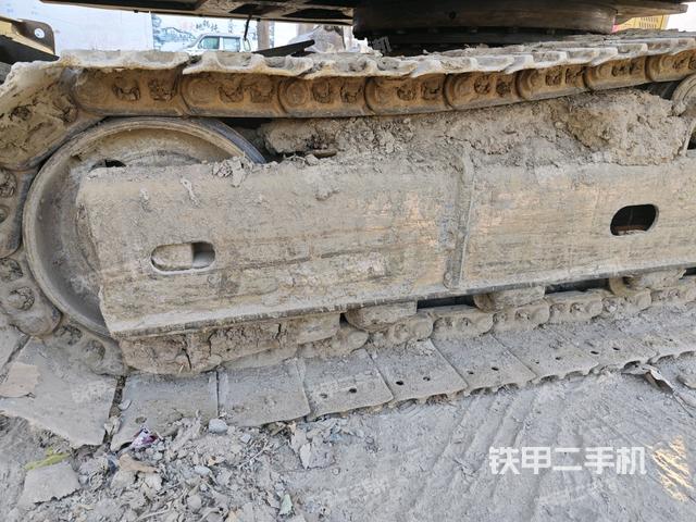 右側(cè)履帶整體?(行走機(jī)構(gòu)) 右側(cè)履帶整體?(行走機(jī)構(gòu))