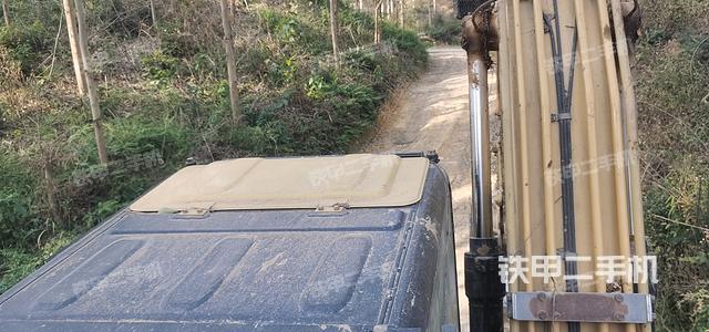 驾驶室顶部（整机外观）