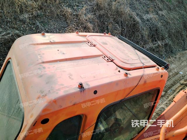 駕駛室頂部俯視（上車部件）