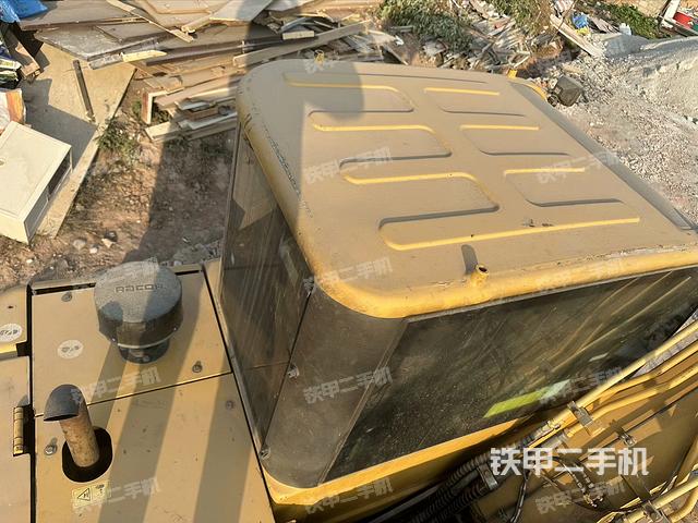 驾驶室顶部（整机外观）