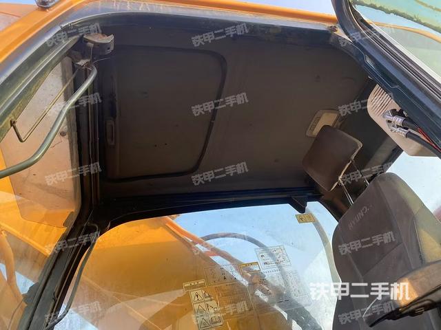 駕駛室整體(整機外觀) 駕駛室整體(整機外觀)