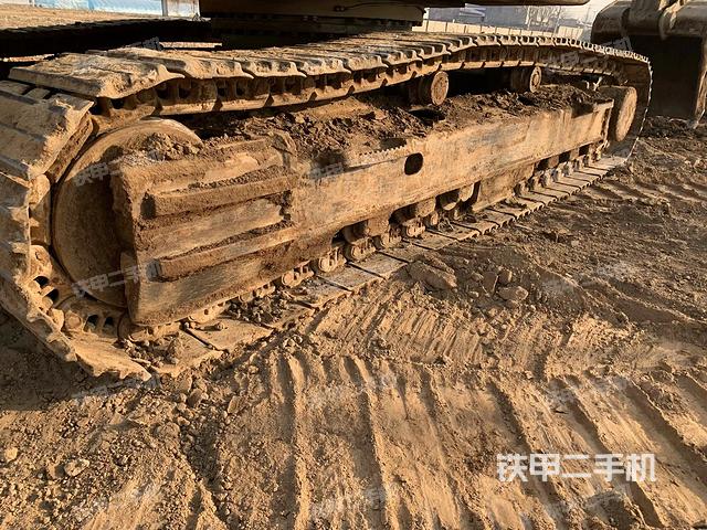 單側(cè)履帶整體（整機(jī)外觀）