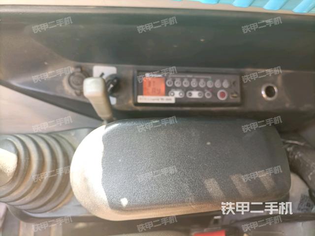 座椅右側(cè)控制臺/鑰匙門/油門/含右手柄（駕駛室部分）