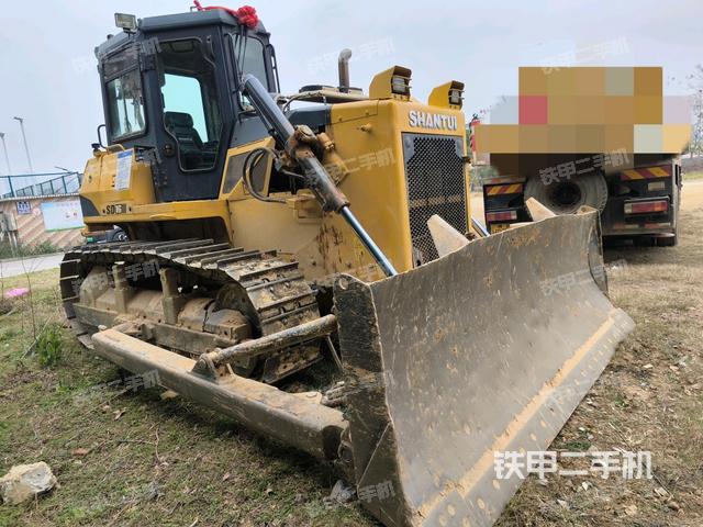 右前45°（推土機整車外觀）