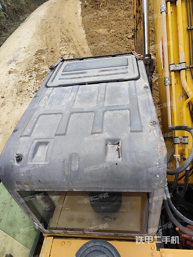 驾驶室顶部（整机外观）