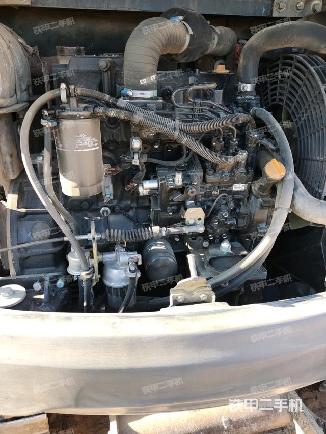 發(fā)動(dòng)機(jī)室（上車(chē)部件）