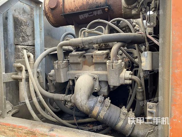 液壓泵斜45?右(大件艙室) 液壓泵斜45?右(大件艙室)