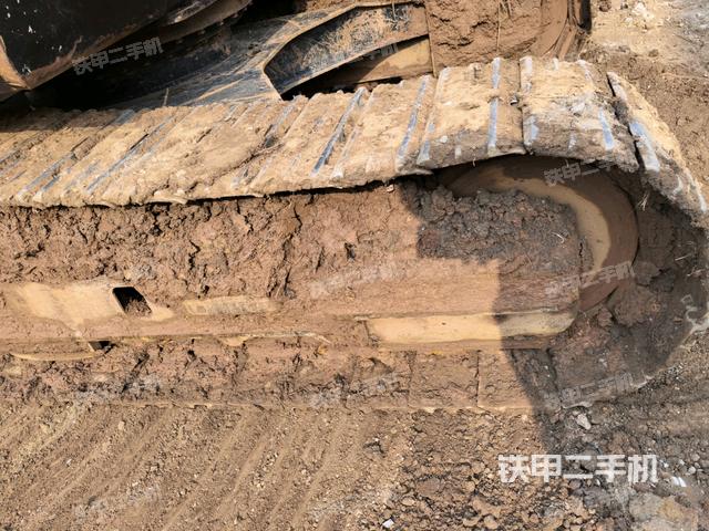 右驅(qū)動輪（行走機(jī)構(gòu)）