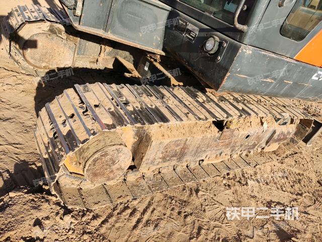 左側(cè)履帶整體?（行走機(jī)構(gòu)）