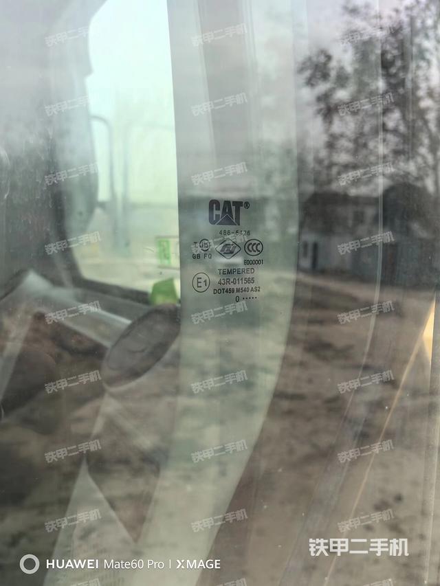 左后方玻璃角標(biāo)(駕駛室部分) 左后方玻璃角標(biāo)(駕駛室部分)