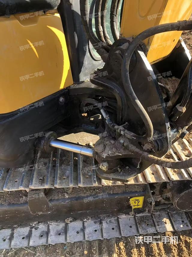 回轉(zhuǎn)馬達(dá)和主控閥（整機外觀）