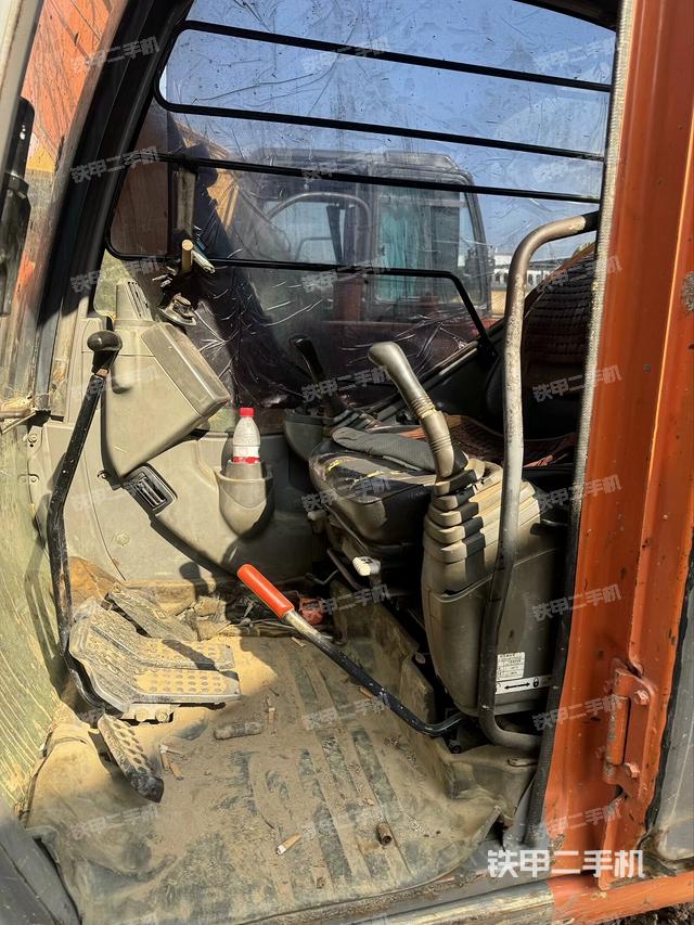 驾驶室整体（整机外观）