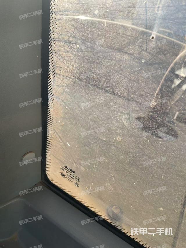 后窗玻璃角標(biāo)（駕駛室部分）