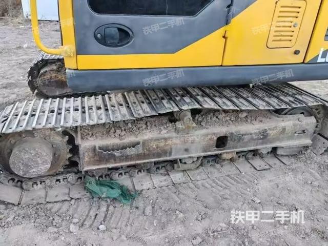 單側(cè)履帶整體（整機(jī)外觀）