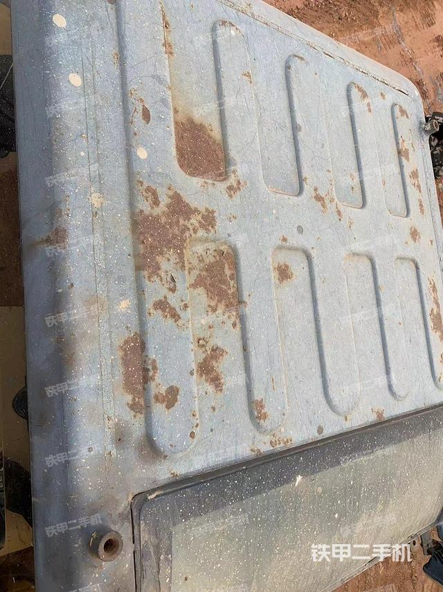 駕駛室頂部（整機(jī)外觀）