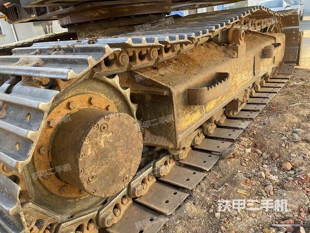 右側(cè)履帶整體?（行走機(jī)構(gòu)）