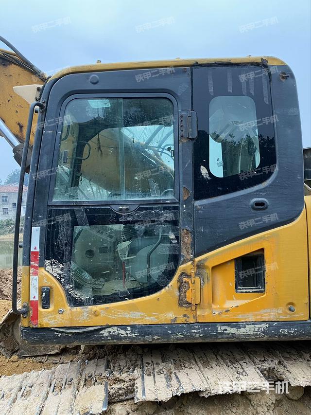 駕駛室正側(cè)（駕駛室部分）