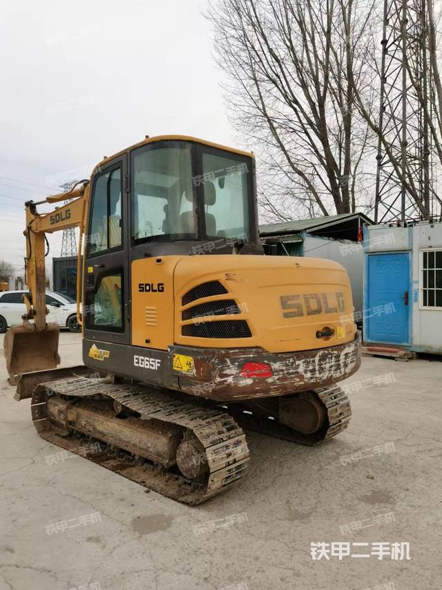 駕駛室頂部（整機(jī)外觀）