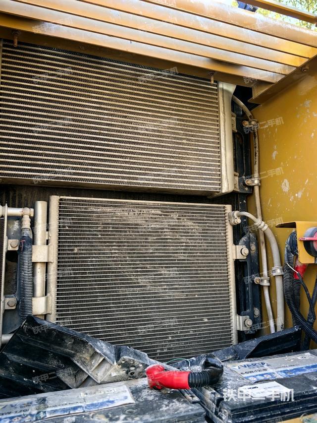 散熱器正面（大件艙室）