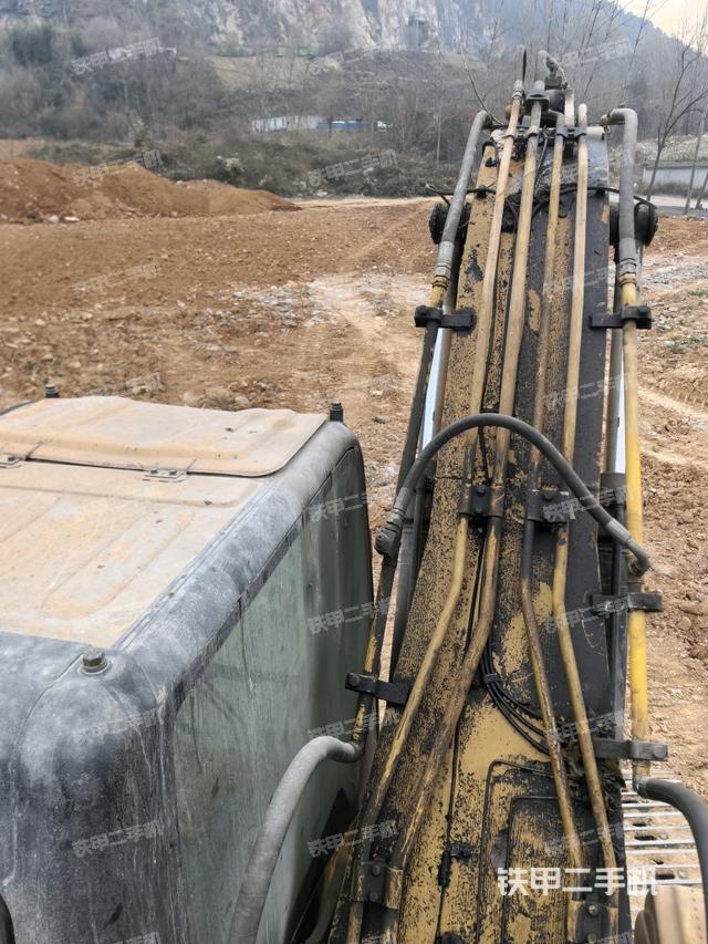 大臂背部俯視（工作和回轉(zhuǎn)裝置）