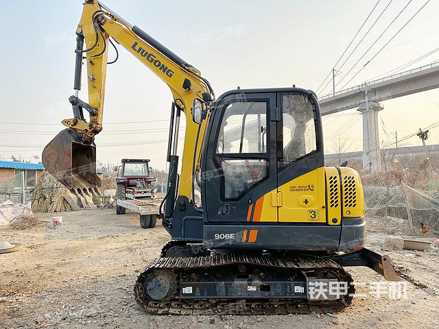 单侧履带整体（整机外观）