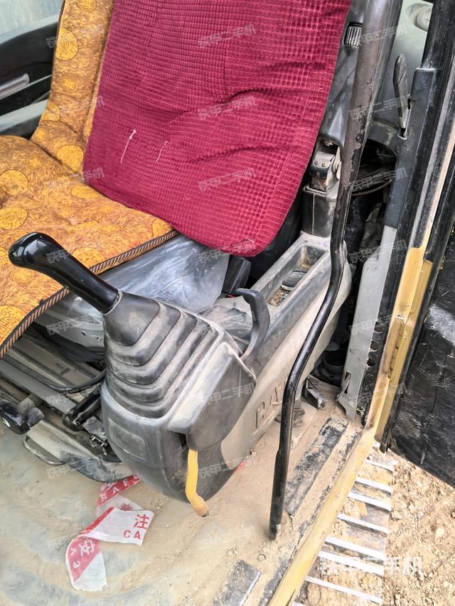 座椅右側(cè)控制臺(tái)/鑰匙門/油門/含右手柄（駕駛室部分）