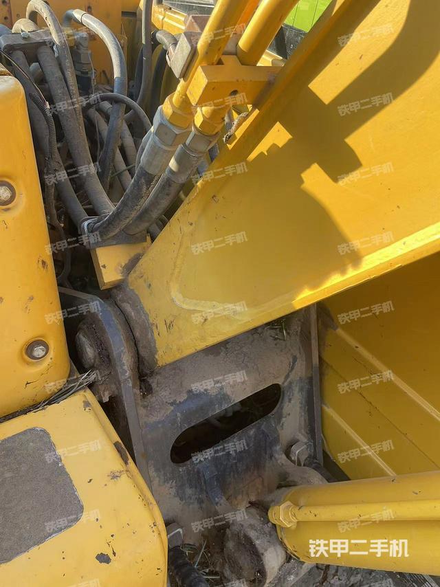 大臂根部?斜（工作和回轉(zhuǎn)裝置）