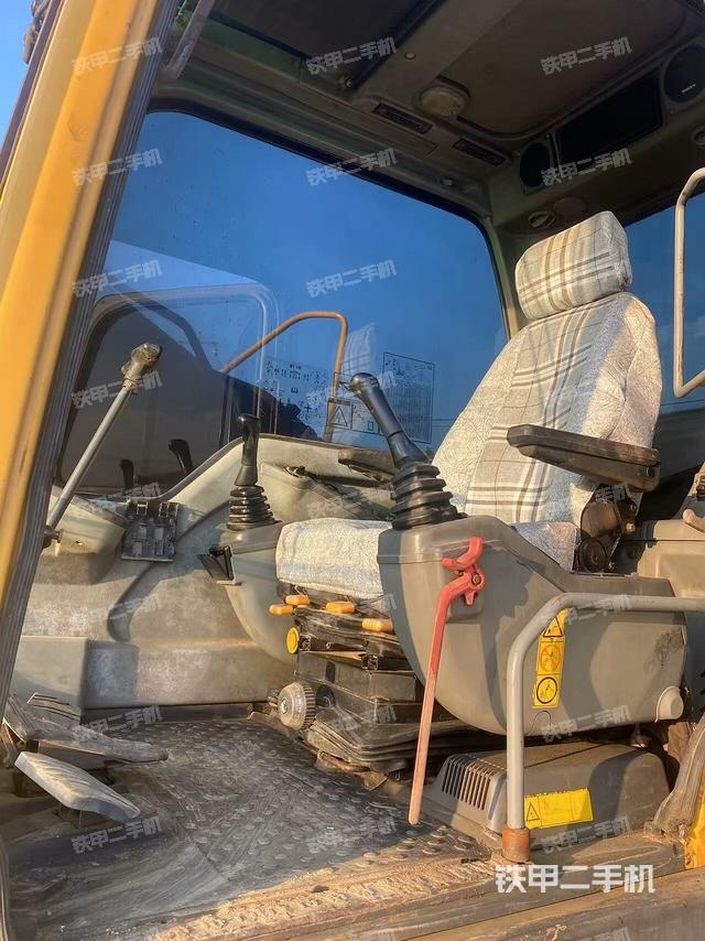 駕駛室整體（整機(jī)外觀）