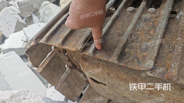 回轉(zhuǎn)馬達和主控閥（整機外觀）