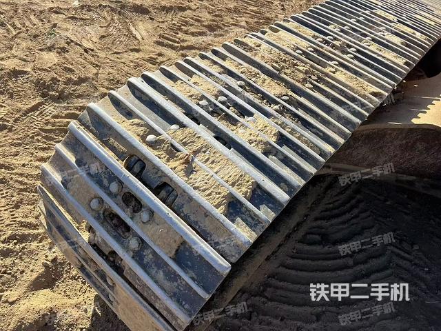 單側(cè)履帶整體（整機(jī)外觀）