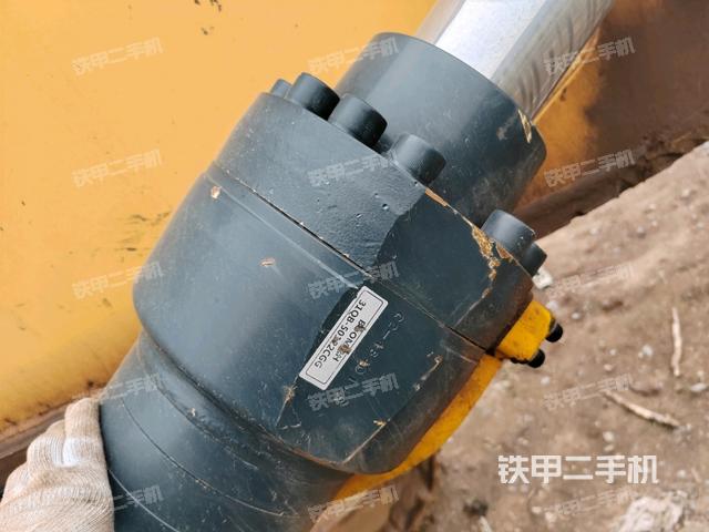 鏟斗右后整體（工作和回轉(zhuǎn)裝置）