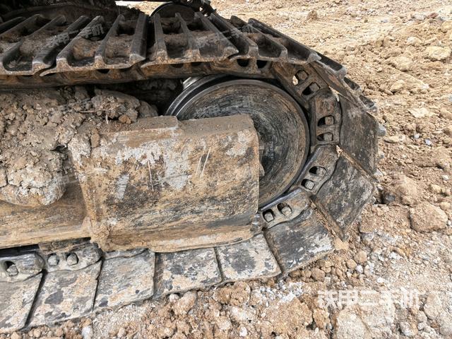 左驅(qū)動(dòng)輪（行走機(jī)構(gòu)）