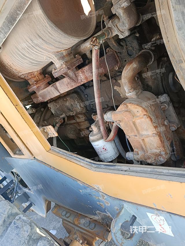 發(fā)動(dòng)機(jī)左側(cè)（整機(jī)外觀及大件）