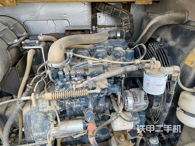 發(fā)動(dòng)機(jī)室（上車部件）