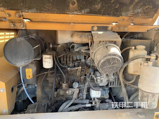 發(fā)動機(jī)整體俯視(整機(jī)外觀) 發(fā)動機(jī)整體俯視(整機(jī)外觀)