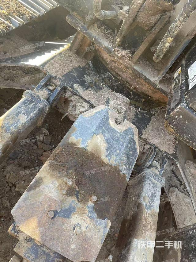 轉(zhuǎn)盤和下車架正前（工作和回轉(zhuǎn)裝置）